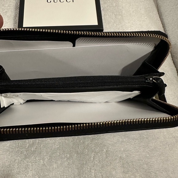 Gucci zip around wallet - Picture 5 of 7
